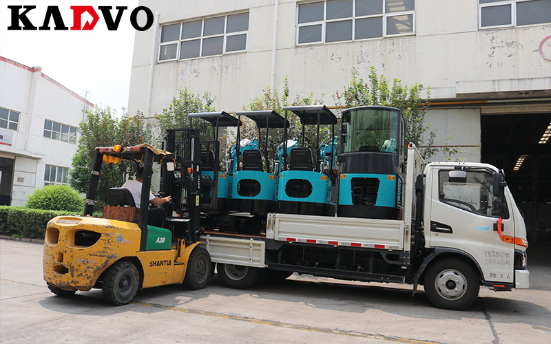 凱迪沃重工一批小型挖掘機(jī)出口到歐洲